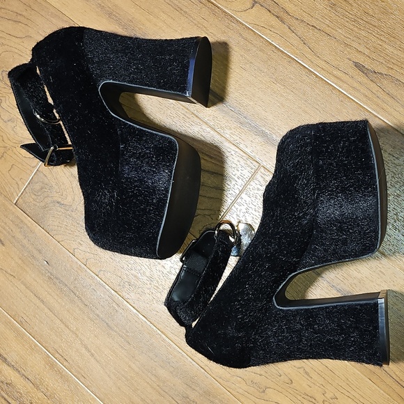 Sugar Thrillz Furry Feline Platform Heels - Picture 7 of 12